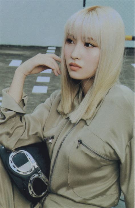 TWICE Momo - World In A Day Cards (2) | Momo