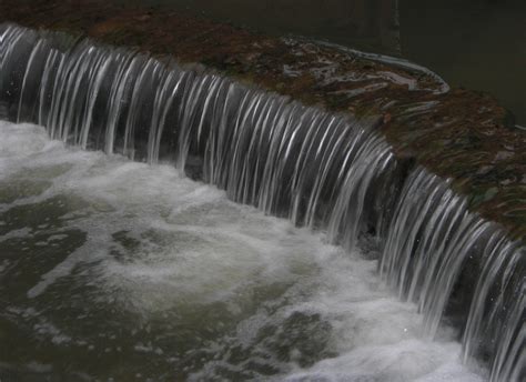 山间流水河流高清图片下载-正版图片500437238-摄图网