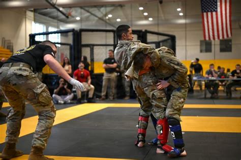 D.C. National Guard Combatives Program builds readiness, warrior ethos ...