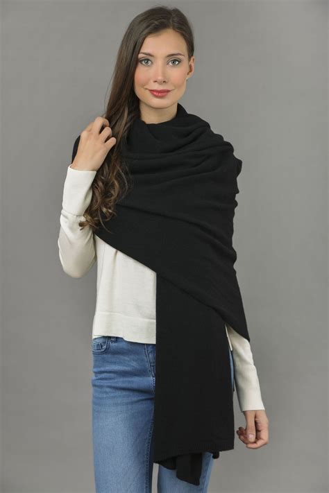 Cashmere Wrap in Black (100% Pure) | italyincashmere.com