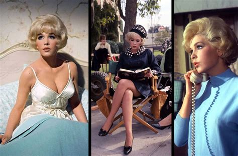 A Hollywood Classic Blonde Bombshell: Glamorous Photos of Stella ...