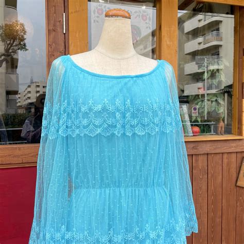 blue lace flare sleeve dress | hummingvtg