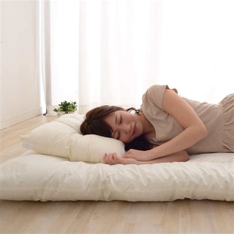 Buy EMOOR Compact-Sized Japanese Futon Set (Mattress, Comforter ...