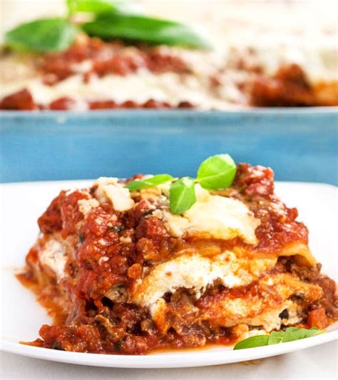 My Favorite Lasagna Recipe [no bechamel] l Panning The Globe