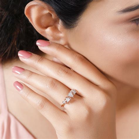 14KT Rose Gold Triangle Tango Diamond Finger Ring