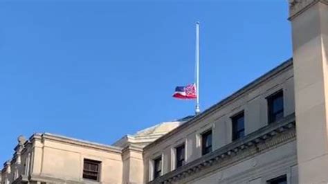 With a pen stroke, Mississippi drops Confederate-themed flag | FOX 5 DC