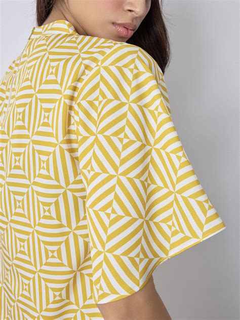 Mustard Geo Print Cropped Top – The Label Life