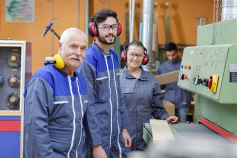 Machine Workers 的图像结果