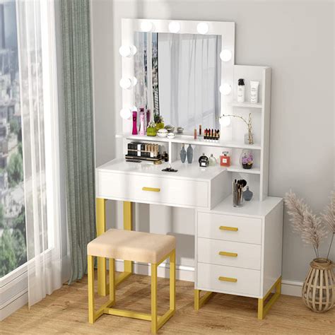 Dressing Table: Lighted Mirror White Dressing Table – Studio GKW