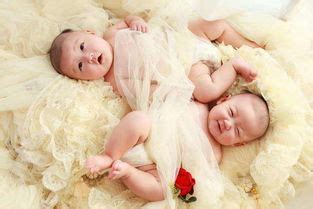 双胞胎起名字讲究,给双胞胎宝宝取名的十大禁忌给宝宝起名字真是个烦恼的事,而且还有