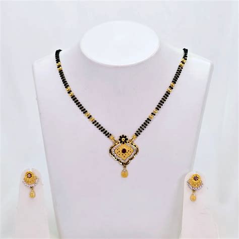 The Gayatri Goldforming Mini Mangalsutra – FancyRe