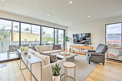 Chic Coronado Retreat w/ Patio & 4 Cruiser Bikes! - Home Rental in Coronado