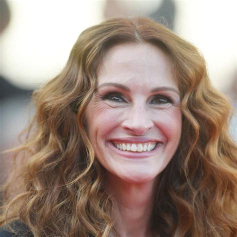 Julia Roberts appreciated 'age-appropriate' Ticket to Paradise script - Pearl & Dean Cinemas