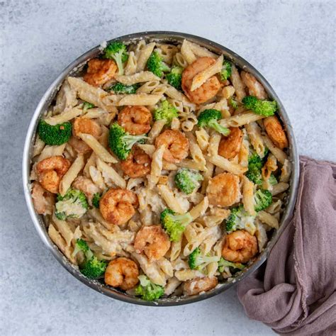 Healthy Broccoli Shrimp Alfredo Recipe | Healthy Fitness Meals