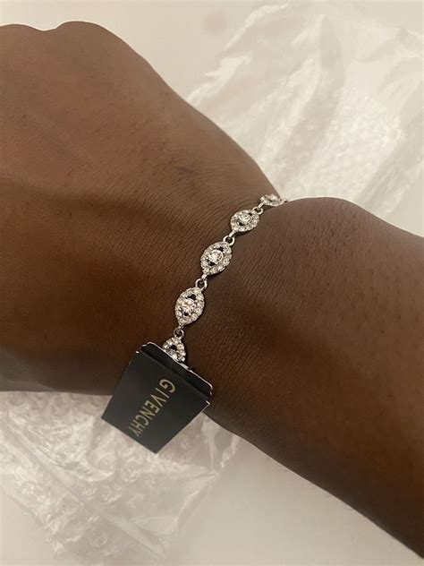 Givenchy × Luxury × Streetwear Rare ⚠️ Givenchy Crystal Flex Bracelet ...