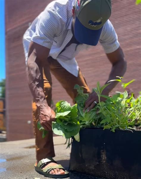 Bertram Williams Jr.'s feet