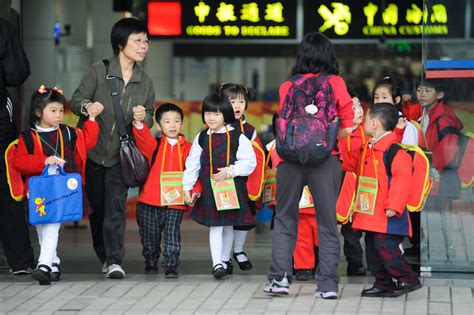 香港目前的形势，该不该让孩子去香港读书？解答港宝家长的困惑