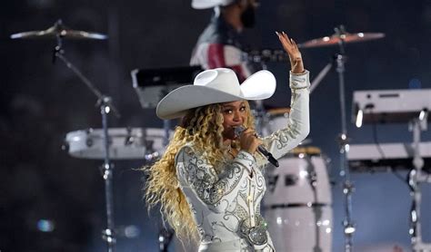 Beyoncé’s N.F.L. Christmas Halftime Show: A Stunning ‘Cowboy Carter ...