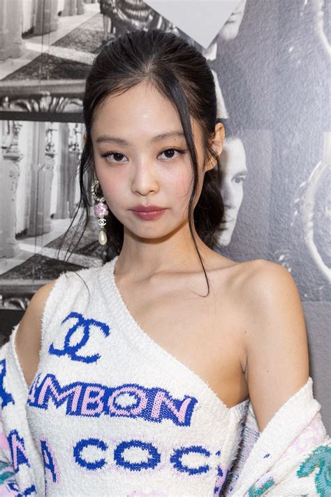 Jennie Kim (Blackpink) - Chanel Fashion Sow in Paris *** ...