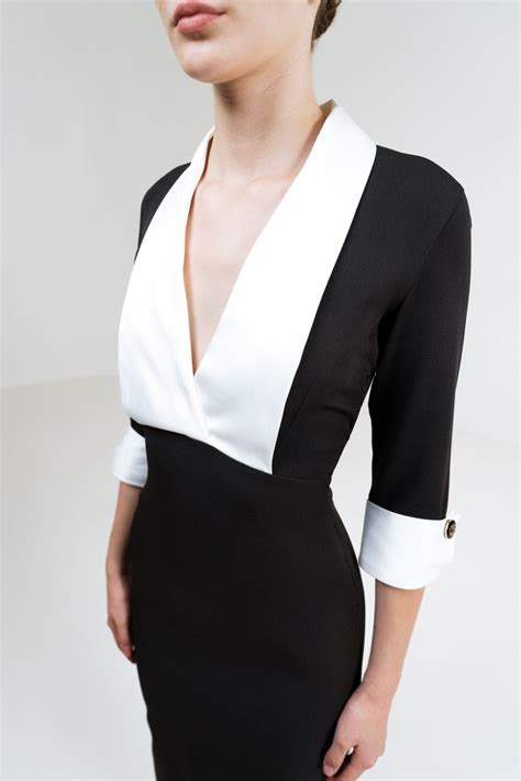 BLACK BODYCON DRESS WITH CONTRAST PANELLING – Sotbella