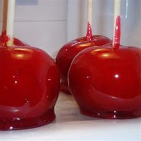 How to Make Red Candy Apples | Candy apple recipe, Cinnamon candy ...