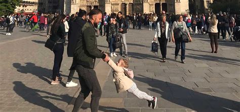 Everyones Searching For The Father Daughter In The Viral HeartWarming ...
