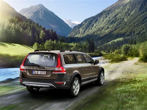 VOLVO XC70 Specs, Performance & Photos - 2007, 2008, 2009, 2010, 2011, 2012, 2013, 2014, 2015 ...
