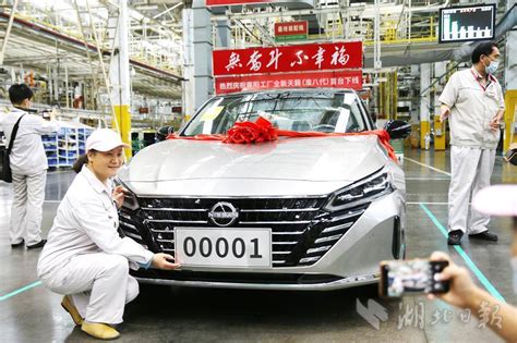 6月3日，神龙汽车有限公司襄阳工厂对我司生产的电动洛氏硬度计验收完毕。-上海钜晶