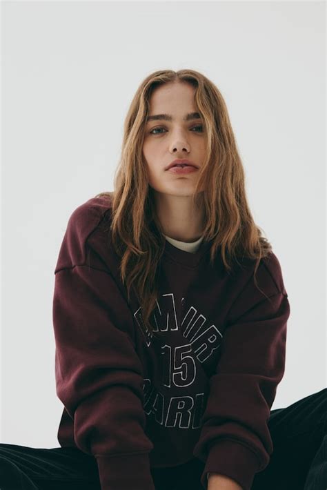 Motif-detail sweatshirt - Burgundy/Amour - Ladies | H&M IN