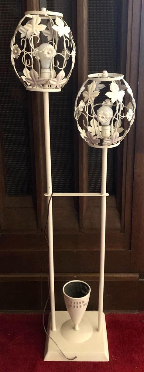 Lot - Modern white painted floor lamp with a pair of columnar lights ...