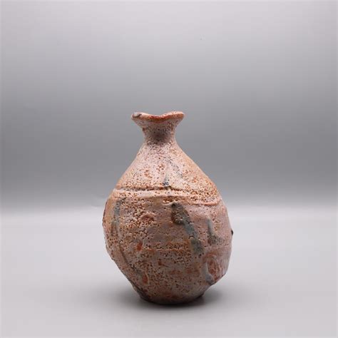 關 共歩 志野 徳利とぐい呑のセット Kyoho Seki, Shino sake bottle and cup | 茶碗・ぐい吞 ギャラリーはせがわ