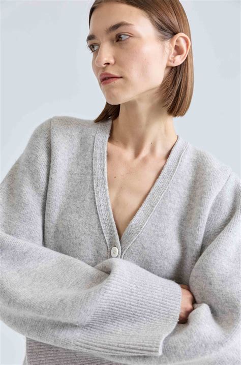 Almina Concept - V Neck Cardigan in Light Grey