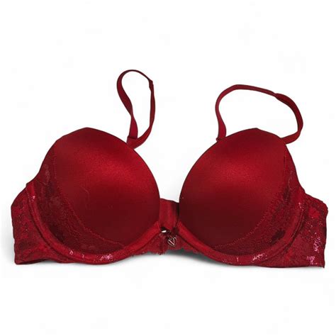 Deep red Victoria secret lifting bra size 32B/B70... | Depop