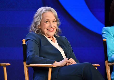 Kathy Bates Learned She Thanked Mom at the 1991 Oscars