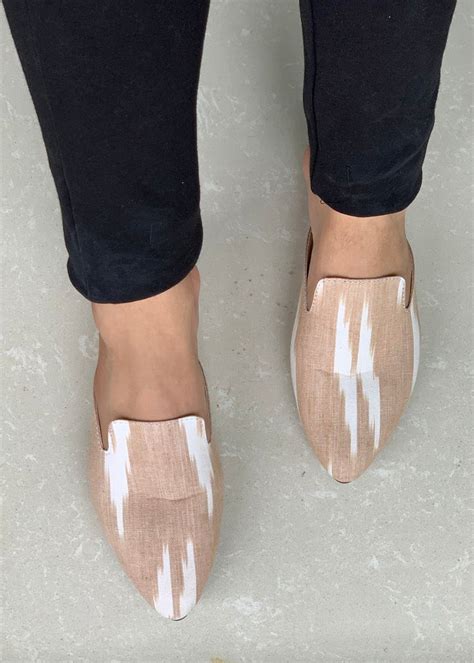 Get Solid Ikat Mules at ₹ 849 | LBB Shop