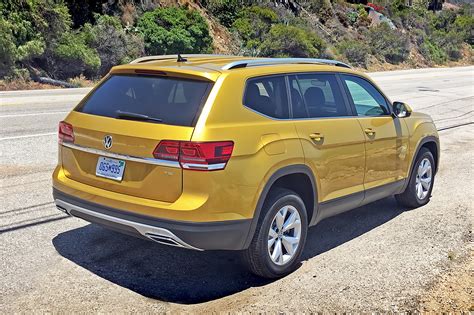 2018 Volkswagen Atlas 2.0T SE One Week Review | Automobile Magazine