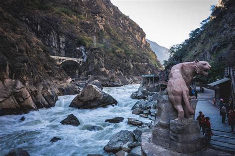 Hiking the Tiger Leaping Gorge: Know Before You Go | Museum of Wander