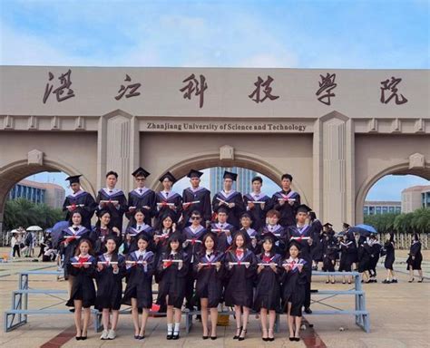新湖校区校园景色（2022年6月）-湛江科技学院