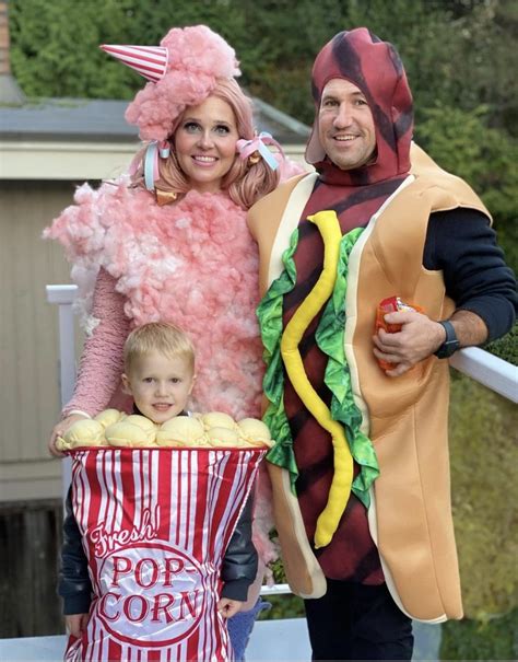 34 Best Family Costume Ideas That Everyone Will Love