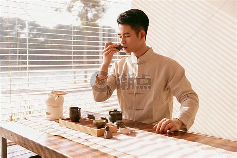 24岁男子每天喝4杯奶茶进ICU 建议尽量少喝奶茶