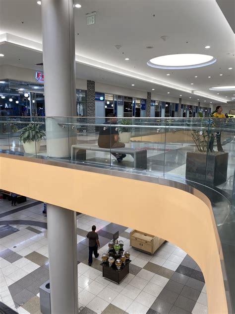 Eagle Rock Plaza, Los Angeles CA : r/deadmalls