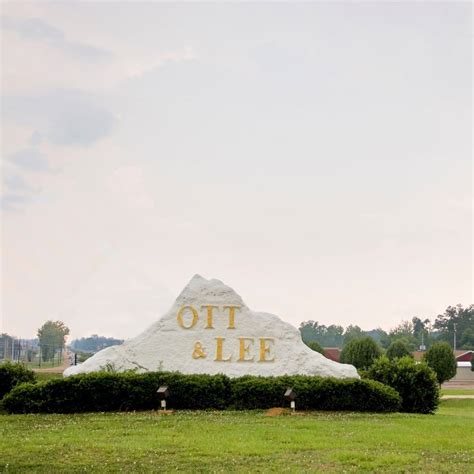 Ott & Lee Funeral Homes - Brandon, Morton & Forest | Brandon MS