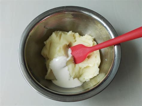 【奶香土豆泥的做法步骤图，奶香土豆泥怎么做好吃】美食情书_下厨房