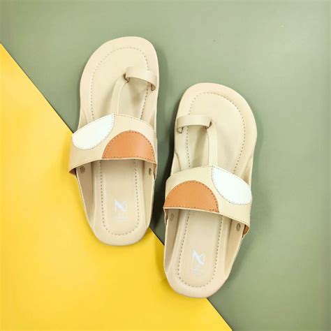 Desi Melam Offwhite – The Madras Trunk