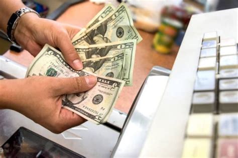 Oficial | Estados Unidos ofrece 3.000 dólares a todos los inmigrantes y ...