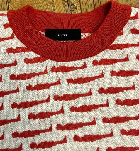 sweater (clothing) :: Saddam Hussein's Hiding Place :: memes - JoyReactor