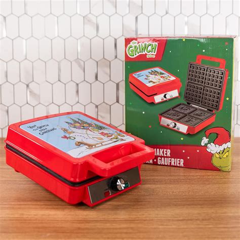 UncannyBrands Uncanny Brands The Grinch Deluxe Waffler - Grinch India ...