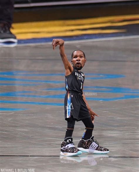 Small Kevin Durant | Fotografía de baloncesto, Jugadores de la nba, Imágenes de baloncesto