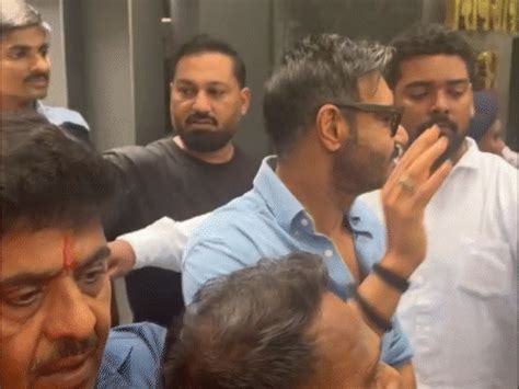 Ajay Devgn Lookalikes Meet Fans on Birthday | Rohit Shetty 90s Video