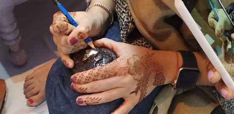 Craft Your Own Meenakari Jewels With This Master Artisan In Jaipur